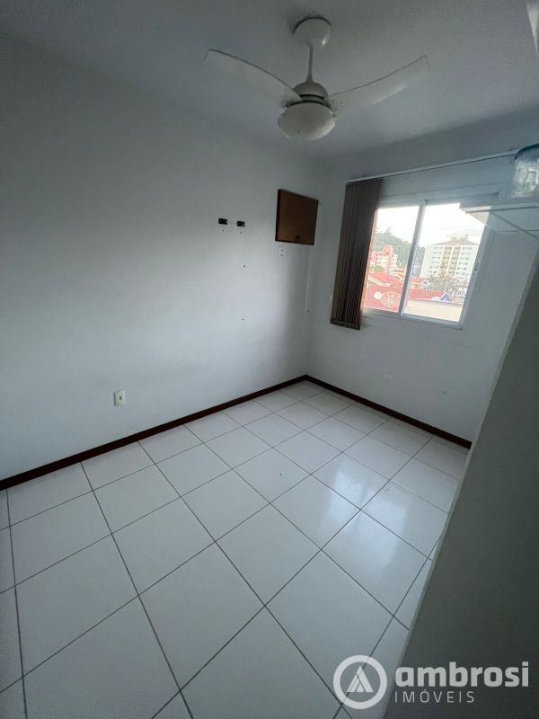 APTO 03 QTOS - SANTA RITA - SEMI MOBILIADO 