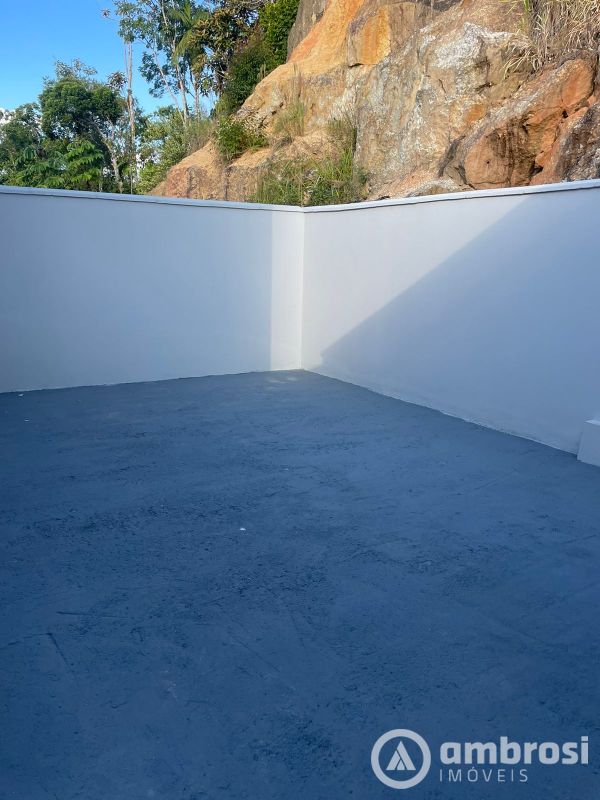 Casa com 3 Dormitórios - Construção Nova