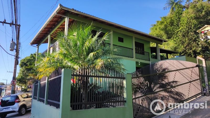 Casa de 4 quartos, no bairro Santa Luzia, em Brusque | Eu Corretor