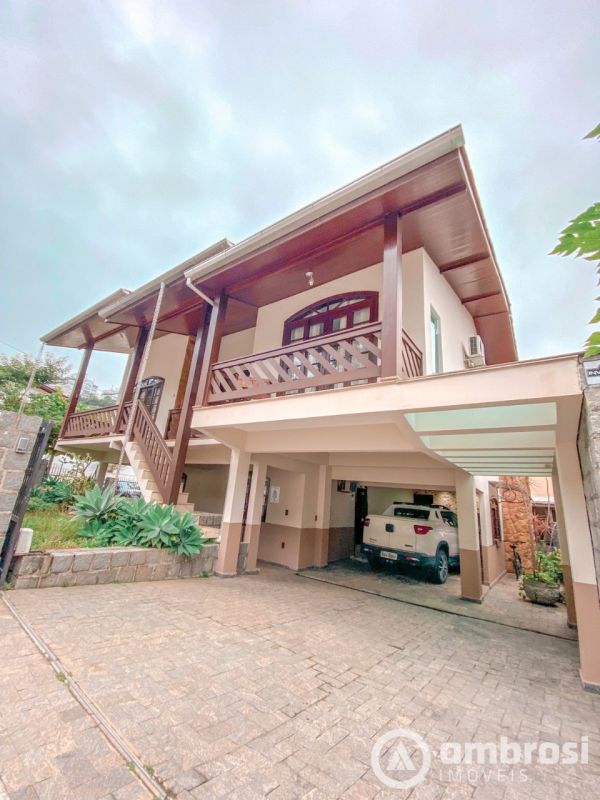 Casa de 4 quartos, 209m² no bairro Souza Cruz, em Brusque | Eu Corretor
