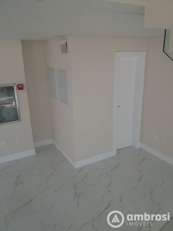 SALA COMERCIAL COM ÁREA DE 150M2 - ITAJAI 
