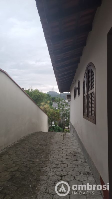 CASA 03 QTOS - JARDIM MALUCHE - BRUSQUE 