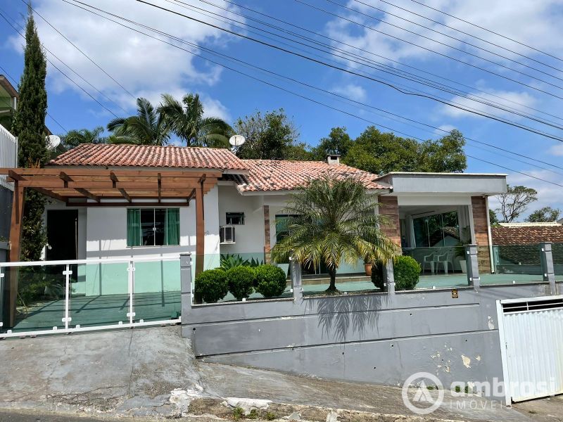 Casa de 3 quartos, no bairro Limoeiro, em Brusque | Eu Corretor