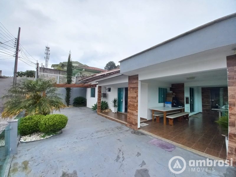 CASA 01 SUÍTE + 02 QUARTOS - LIMOEIRO - BRUSQUE - OBS: CASA SEM OS MOVEIS
