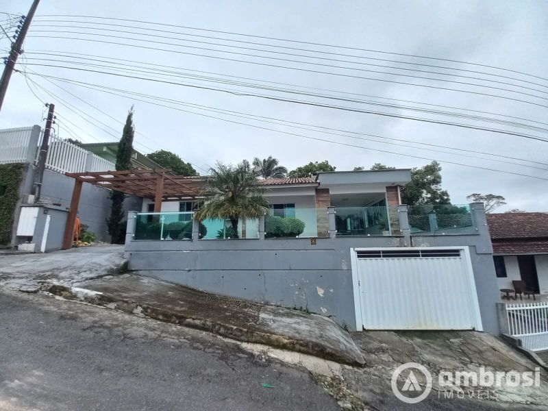 CASA 01 SUÍTE + 02 QUARTOS - LIMOEIRO - BRUSQUE - OBS: CASA SEM OS MOVEIS
