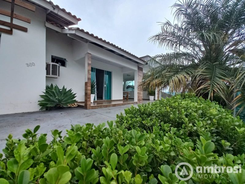 CASA 01 SUÍTE + 02 QUARTOS - LIMOEIRO - BRUSQUE - OBS: CASA SEM OS MOVEIS