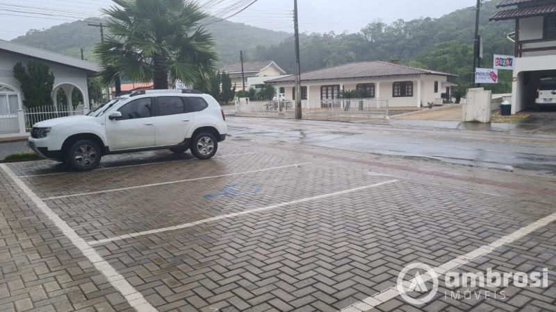 Sala Comercial de 140m² no bairro Dom Joaquim, em Brusque | Eu Corretor