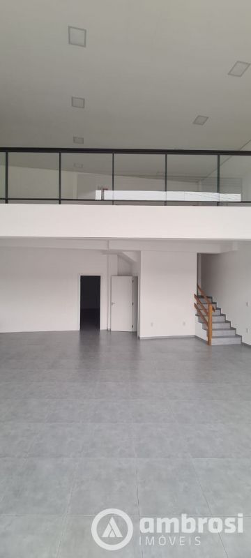 SALA COMERCIAL COM ÁREA DE 140M2 - DOM JOAQUIM - BRUSQUE 