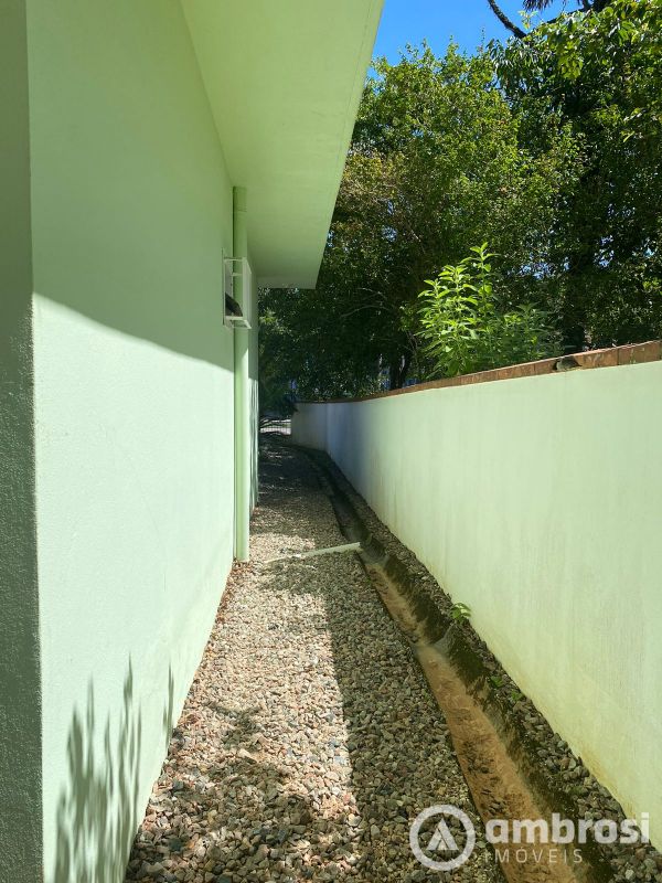 CASA 01 SUÍTE + 02 QTOS - BATEAS - BRUSQUE