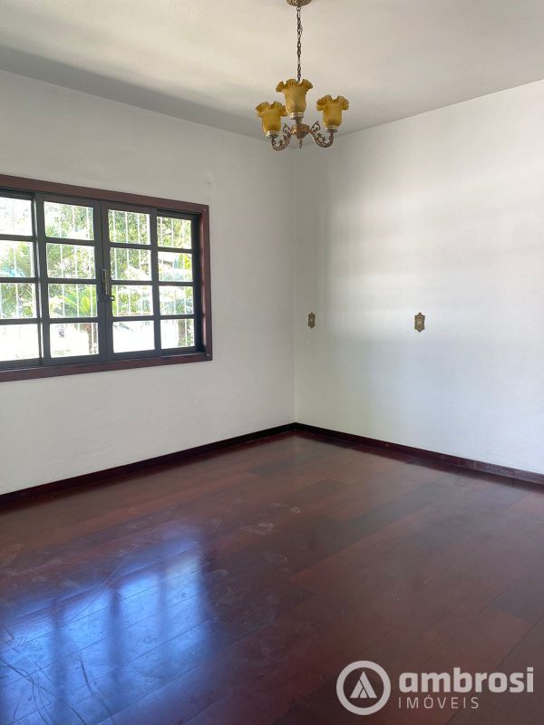 CASA 01 SUÍTE + 02 QTOS - BATEAS - BRUSQUE