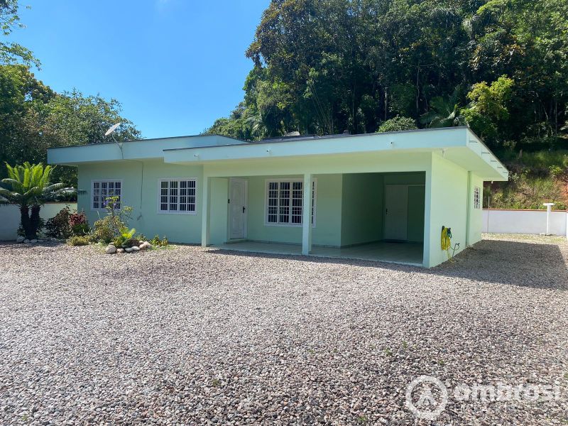 CASA 01 SUÍTE + 02 QTOS - BATEAS - BRUSQUE