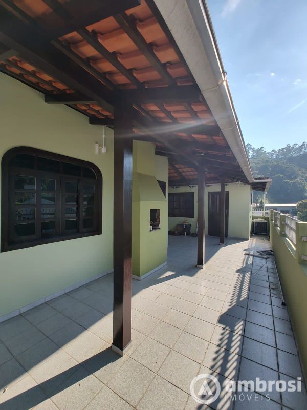 CASA 03 QTOS - PISO SUPERIOR - SANTA TEREZINHA - BRUSQUE