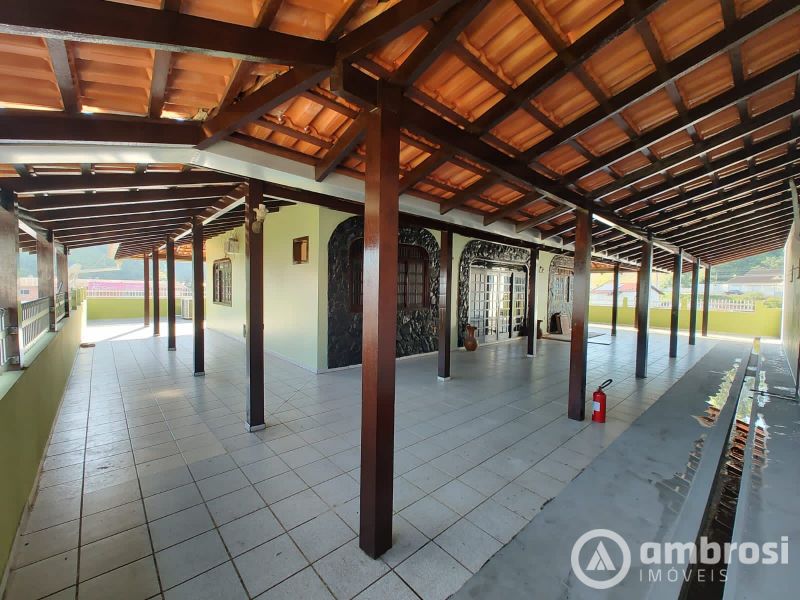 CASA 03 QTOS - PISO SUPERIOR - SANTA TEREZINHA - BRUSQUE