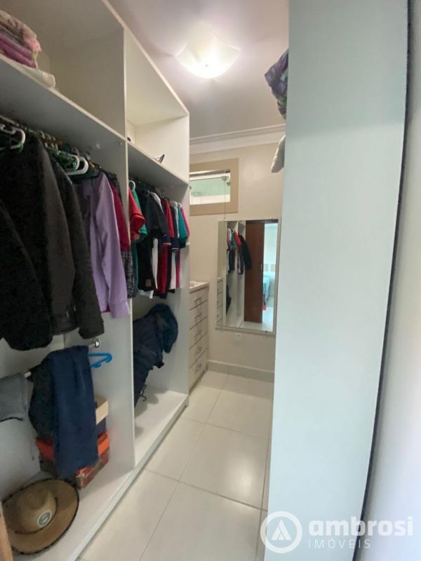 Casa com 1 suite+ 3 quartos mobiliada completa - Guabiruba