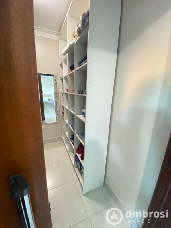 Casa com 1 suite+ 3 quartos mobiliada completa - Guabiruba