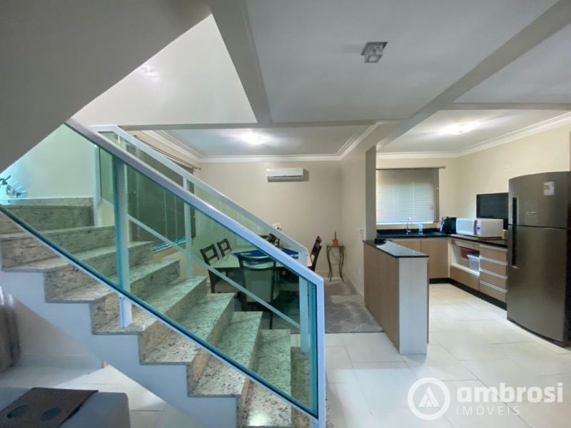 Casa com 1 suite+ 3 quartos mobiliada completa - Guabiruba
