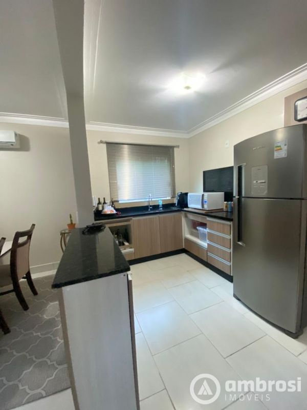 Casa com 1 suite+ 3 quartos mobiliada completa - Guabiruba