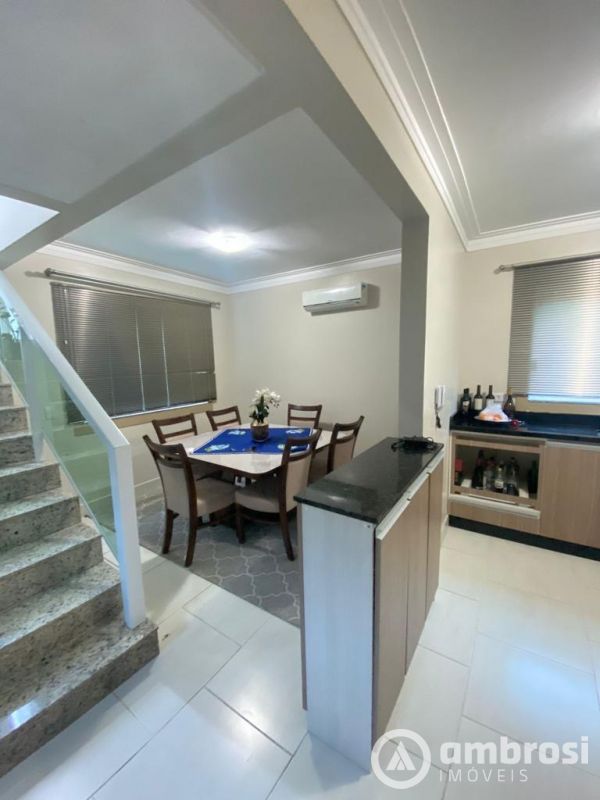 Casa com 1 suite+ 3 quartos mobiliada completa - Guabiruba