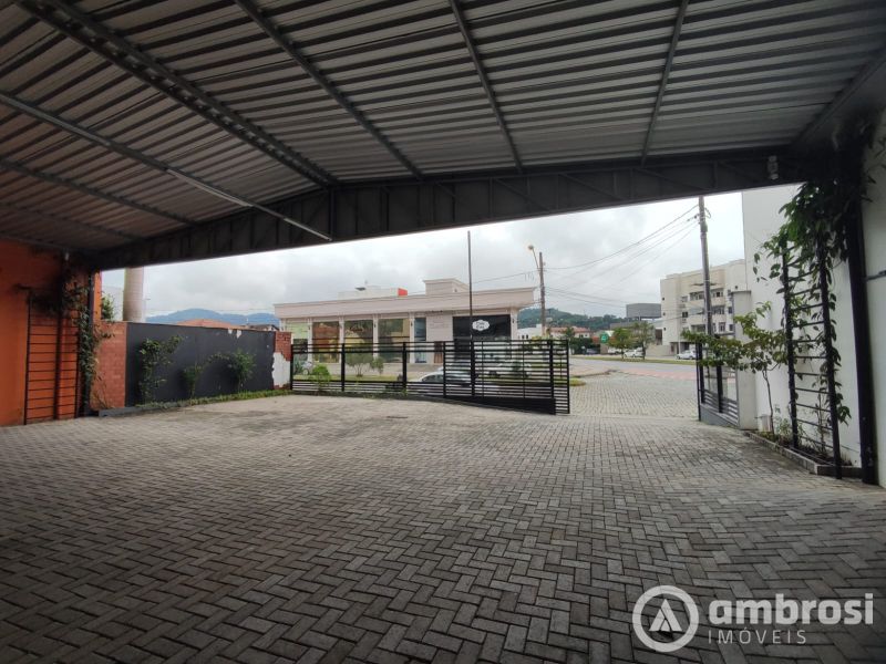 SALA COMERCIAL TÉRREA -165m² + ESTACIONAMENTO 580m².