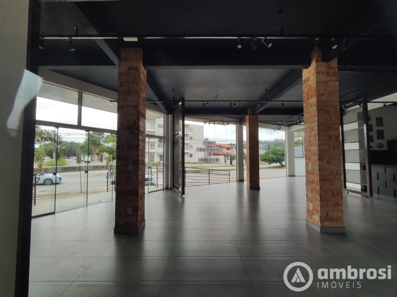 SALA COMERCIAL TÉRREA -165m² + ESTACIONAMENTO 580m².