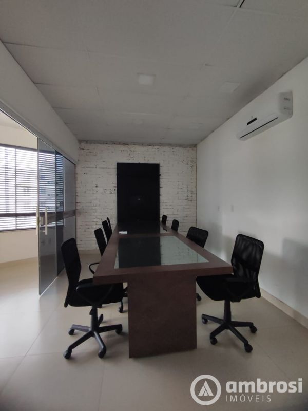 SALA COMERCIAL  -165m² - PISO SUPERIOR