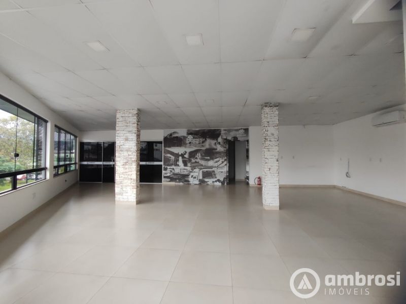 SALA COMERCIAL  -165m² - PISO SUPERIOR
