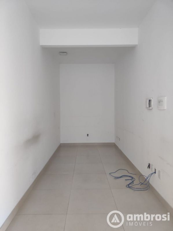 SALA COMERCIAL  -165m² - PISO SUPERIOR