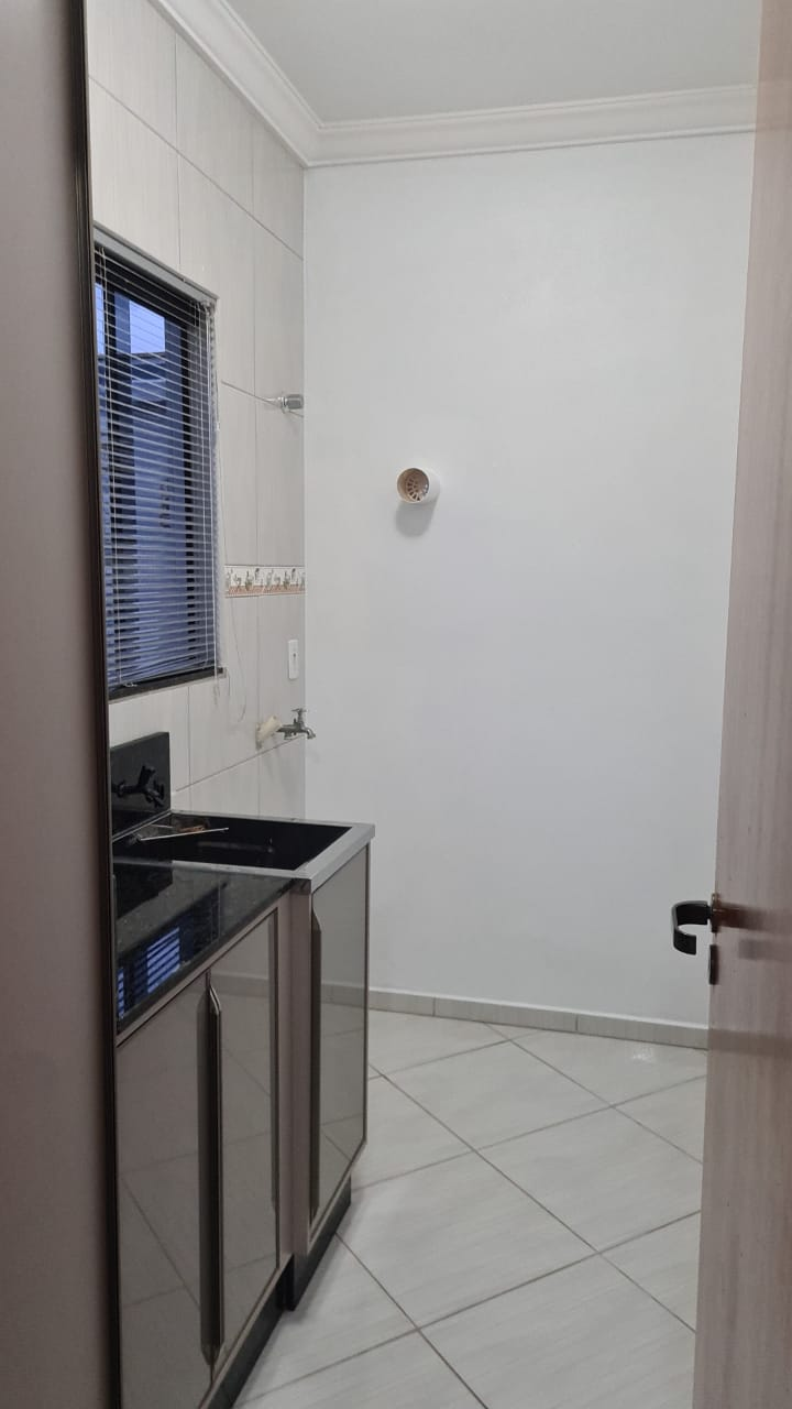 CASA 3 QTS,  SEMI MOBILIADA, COM  PISCINA-   BAIRRO LIMEIRA