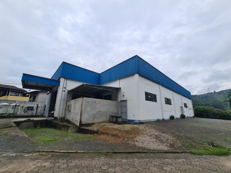 GALPÃO - PROXIMO AO PORTAL DE BRUSQUE/GUABIRUBA - 640,00  M2