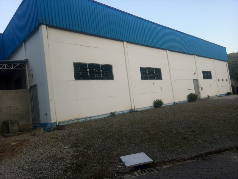 GALPÃO - PROXIMO AO PORTAL DE BRUSQUE/GUABIRUBA - 640,00  M2