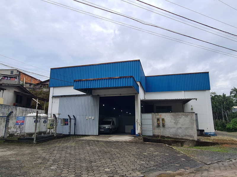 GALPÃO - PROXIMO AO PORTAL DE BRUSQUE/GUABIRUBA - 640,00  M2