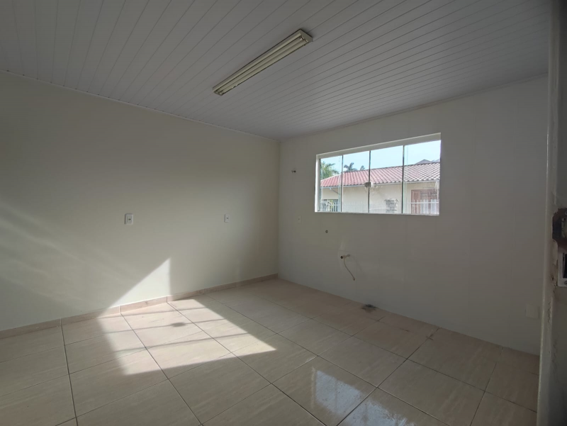 CASA 01 SUITE + 02 QTOS + APTO 1 QTO  - BAIRRO MALUCHE