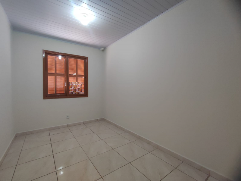 CASA 01 SUITE + 02 QTOS + APTO 1 QTO  - BAIRRO MALUCHE