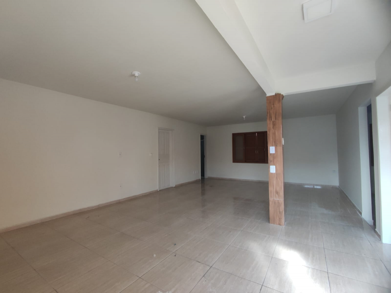CASA 01 SUITE + 02 QTOS + APTO 1 QTO  - BAIRRO MALUCHE