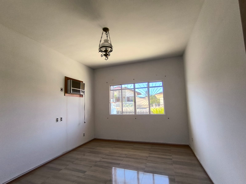 CASA 01 SUITE + 02 QTOS - JARDIM MALUCHE