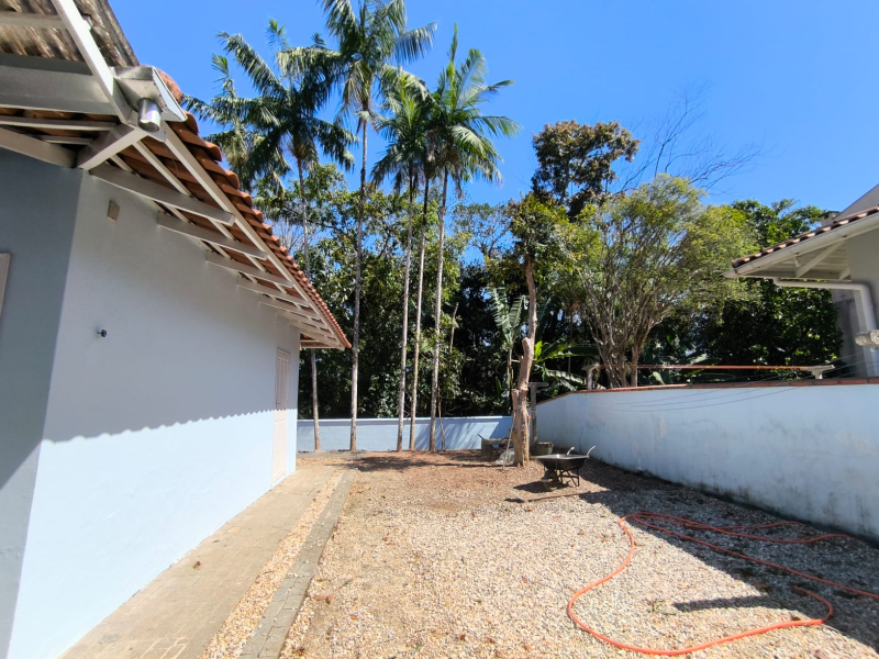 CASA 01 SUITE + 02 QTOS - JARDIM MALUCHE