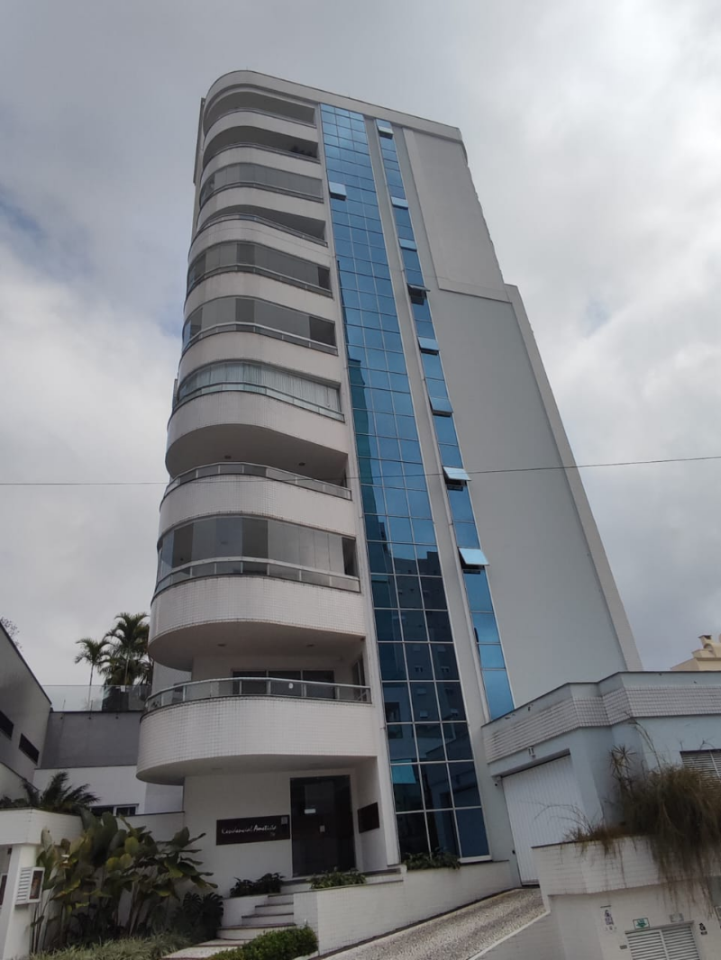 APTO MOBILIADO - CENTRO - 1 SUITE + 2 QTOS