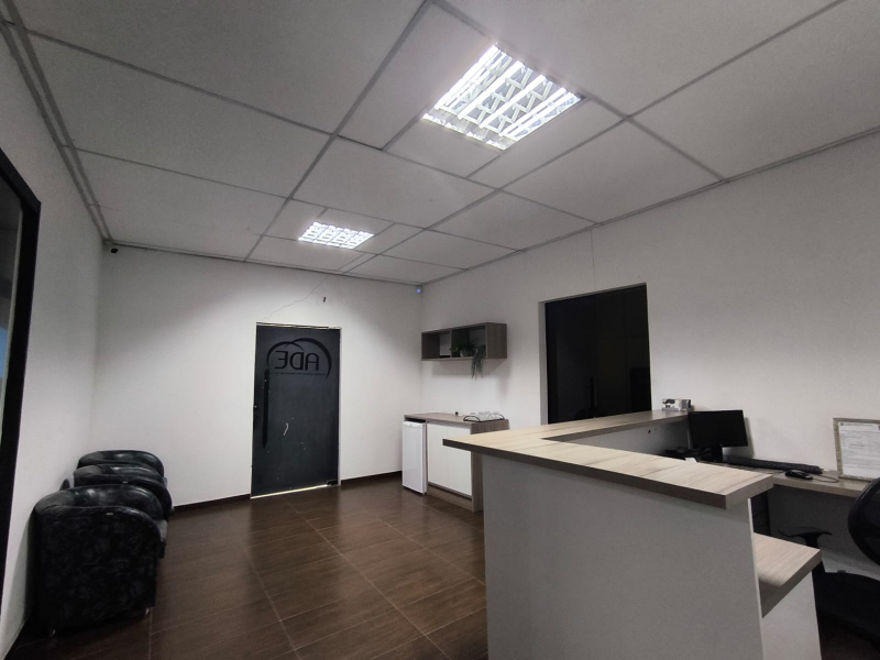 GALPÃO (  AREA 1.620,00 M2 ) -   BAIRRO AZAMBUJA