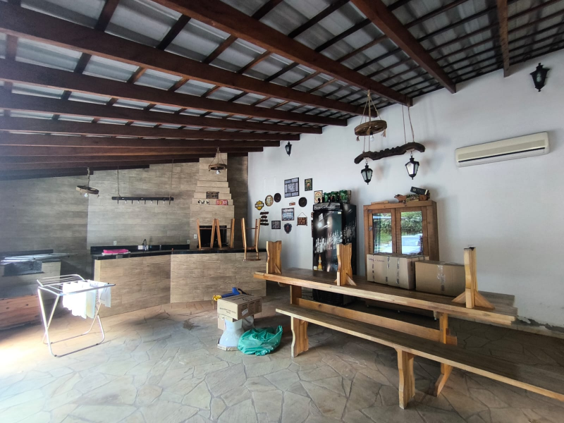 GALPÃO (  AREA 1.620,00 M2 ) -   BAIRRO AZAMBUJA