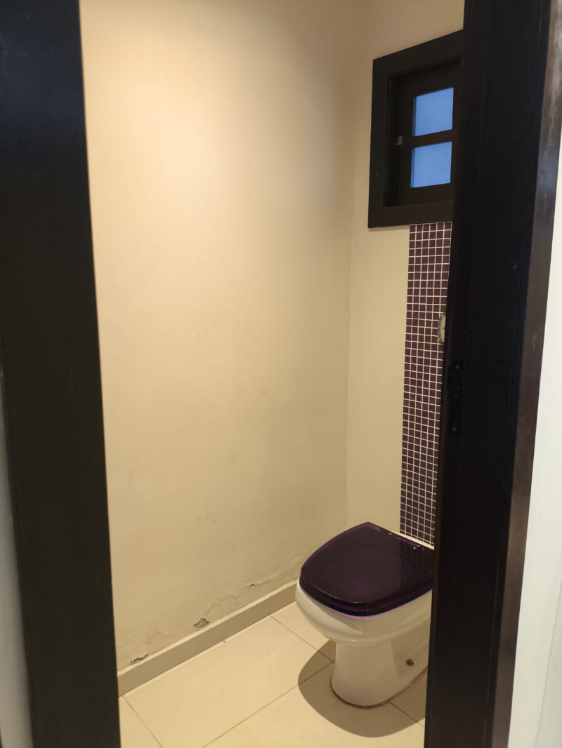LINDA CASA COM PISCINA - BAIRRO   JARDIM MALUCHE  - SEMI MOBILIADA