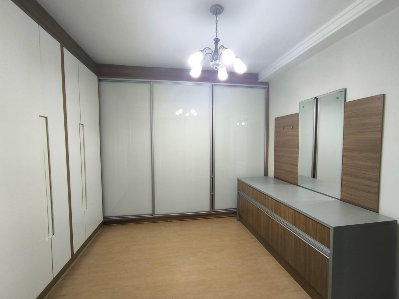 LINDA CASA COM PISCINA - BAIRRO   JARDIM MALUCHE  - SEMI MOBILIADA