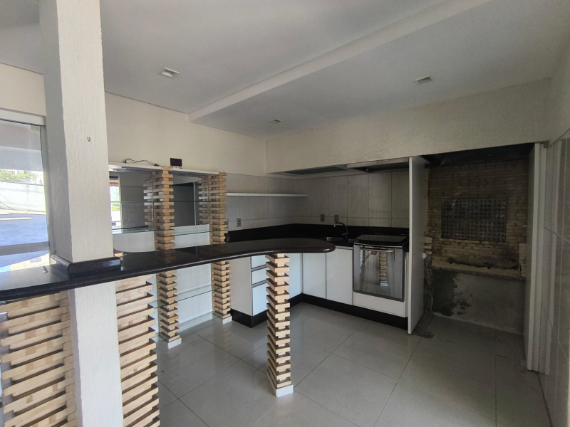 LINDA CASA COM PISCINA - BAIRRO   JARDIM MALUCHE  - SEMI MOBILIADA