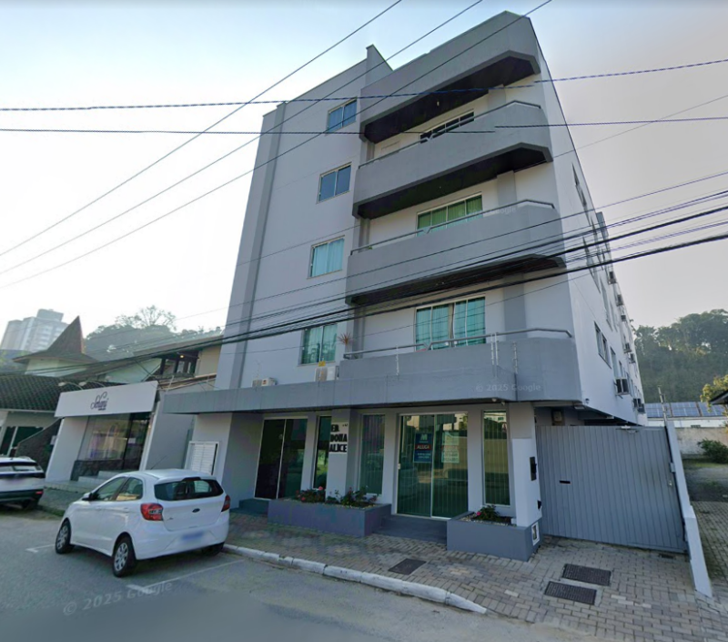 APTO 2 QUARTOS - CENTRO