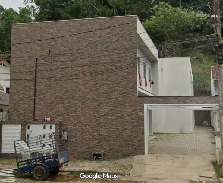 CASA GEMINADA COM 2 QUARTOS - PRIMEIRO DE MAIO