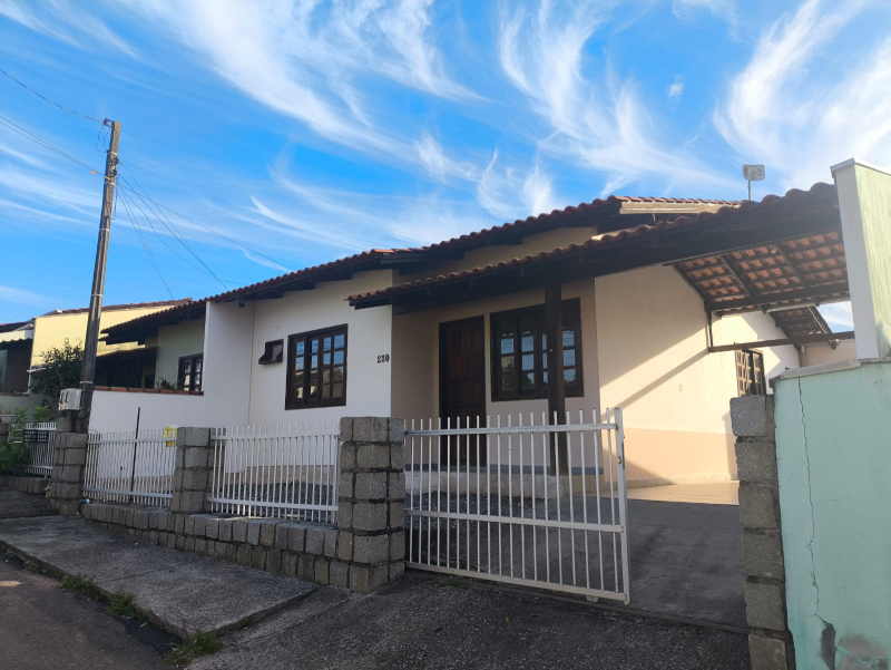 CASA COM 2 QUARTOS - BAIRRO DOM JOAQUIM