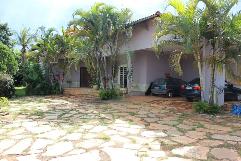 Ótima Residência Com Área Verde na quadra 08 Park Way Brasilia-DF