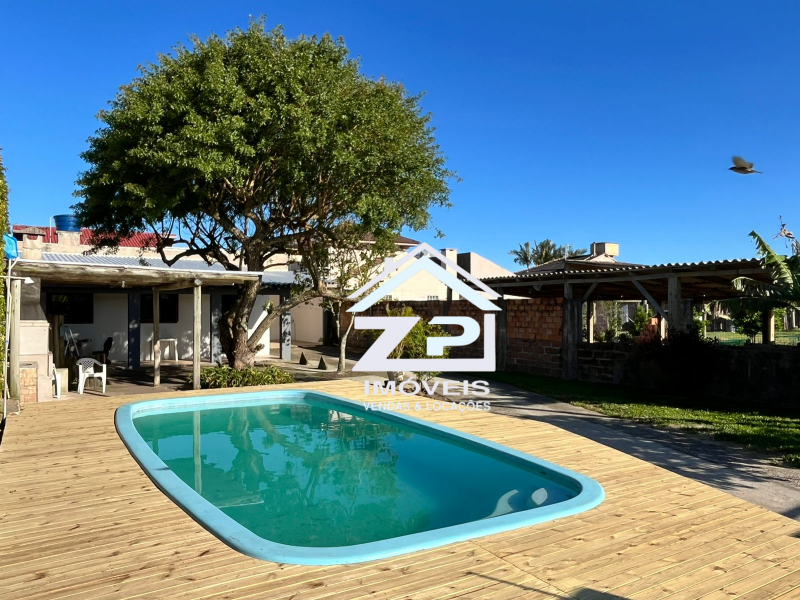 Casa no Centro com piscina - Arroio do Sal