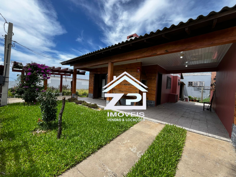 Casa à venda a 70 metros do mar - 06 dormitórios - 260m² - Balneário Tupancy