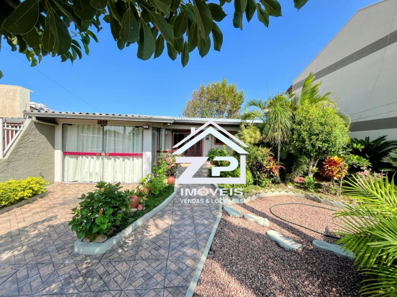 Casa à venda com 03 dormitórios - 140m² - Malinsky