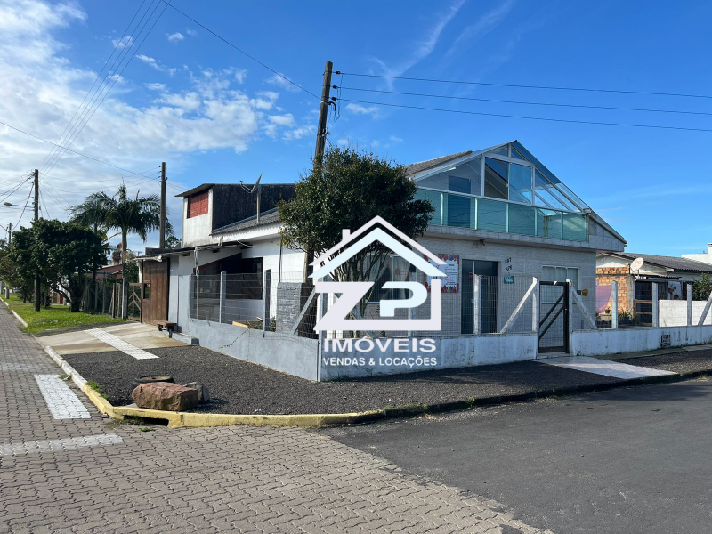 Casa no centro à venda com 05 dormitórios - 233M² - Arroio do Sal
